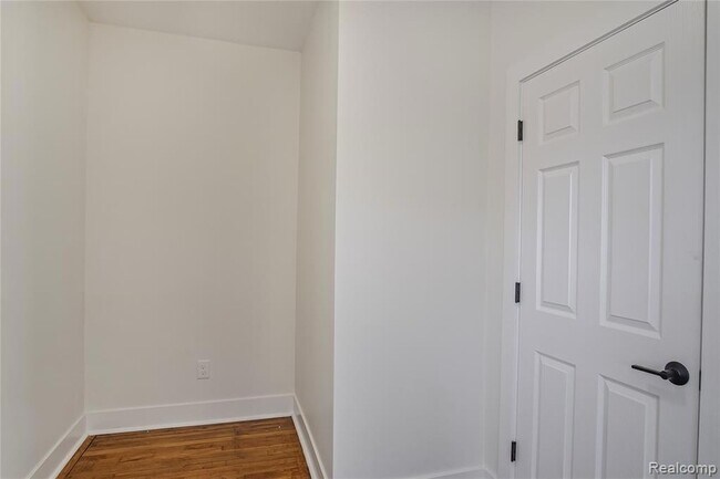 Building Photo - 6212 Avery St