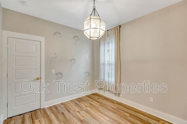 Building Photo - 3 Clearblue Lp