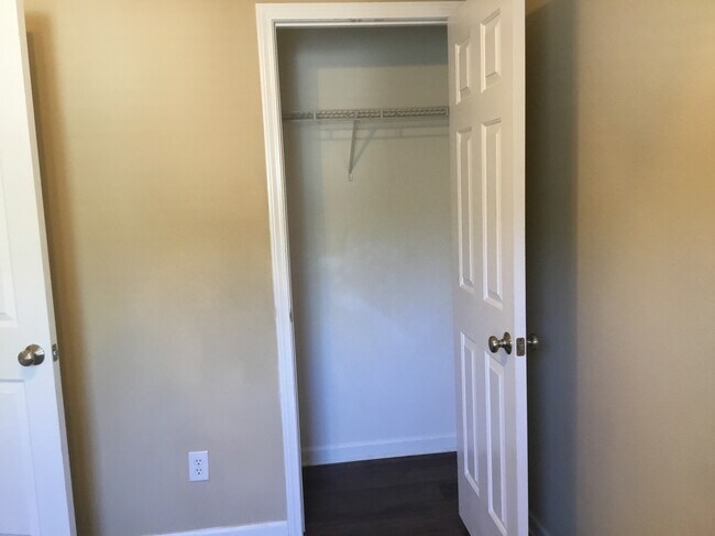 Building Photo - 378 Walden Ridge Ct