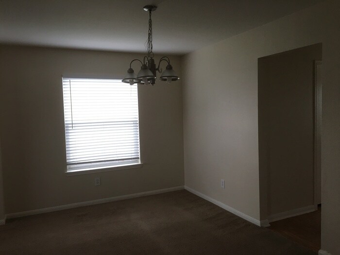 Building Photo - 10515 Berclair Dr