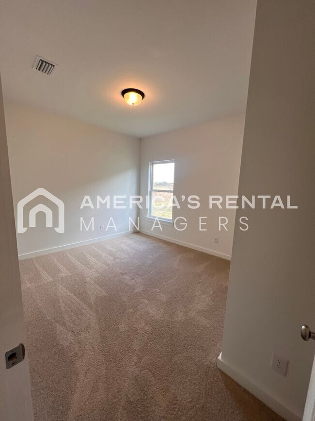 Building Photo - 21521 Tawny Lp