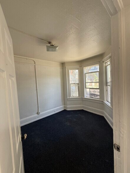Primary Photo - 1270 Hampshire St
