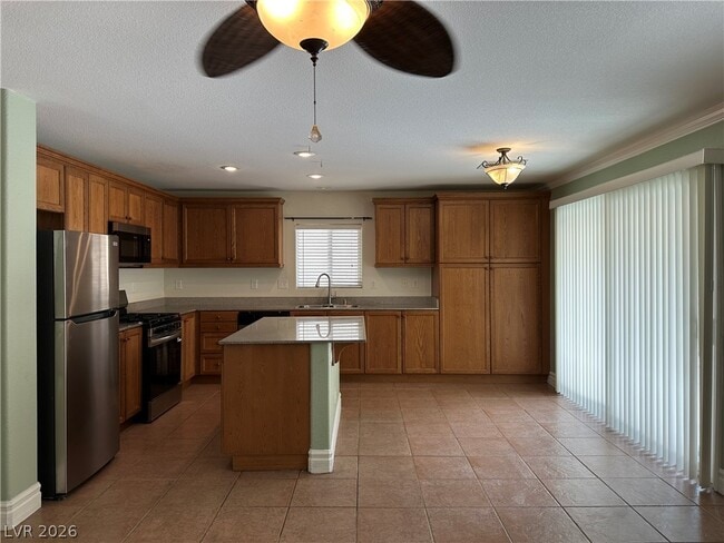 Building Photo - 362 Dogleg Dr