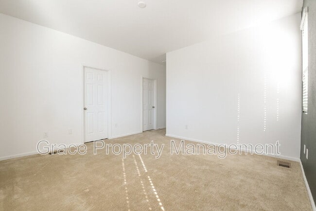 Building Photo - 9681 Truckee St