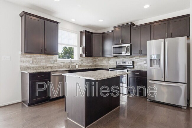 Building Photo - 371 Lookout Mountain Ct