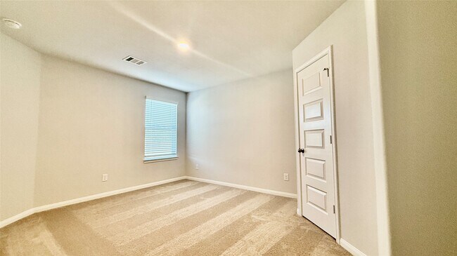 Building Photo - 2340 Mooneye Ct