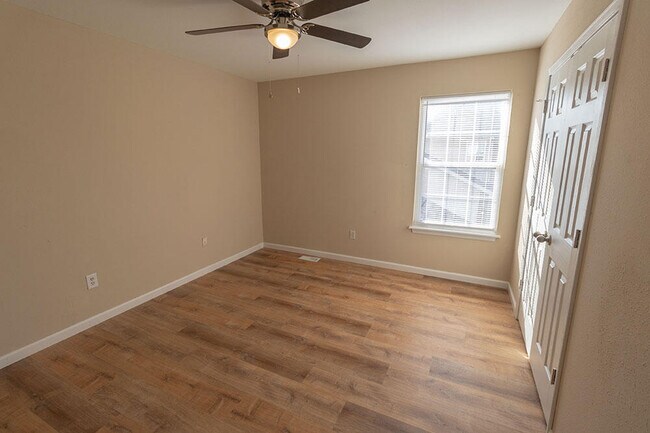 Building Photo - 1405 Bodie Dr