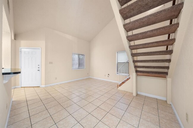 Building Photo - 1005 Milford Way