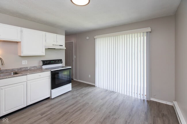 Building Photo - 9410 Meadowlark Dr