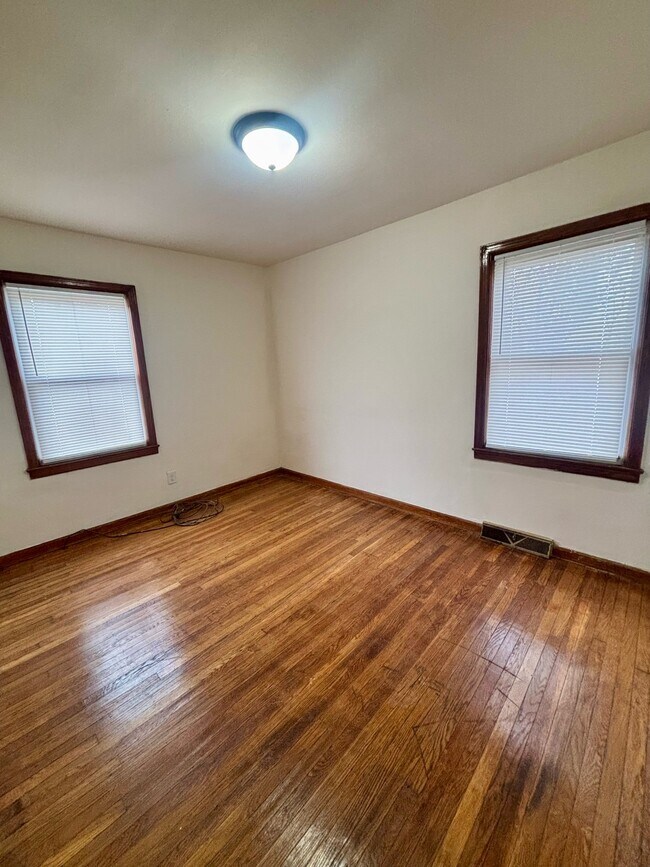 Building Photo - 1700 Sonne Ave