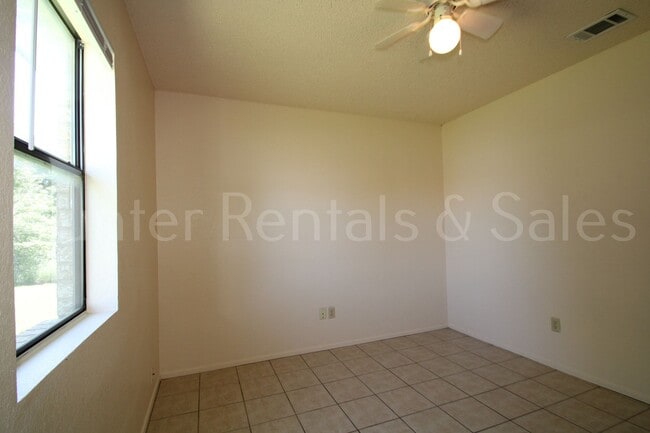 Building Photo - Winfield Estates!