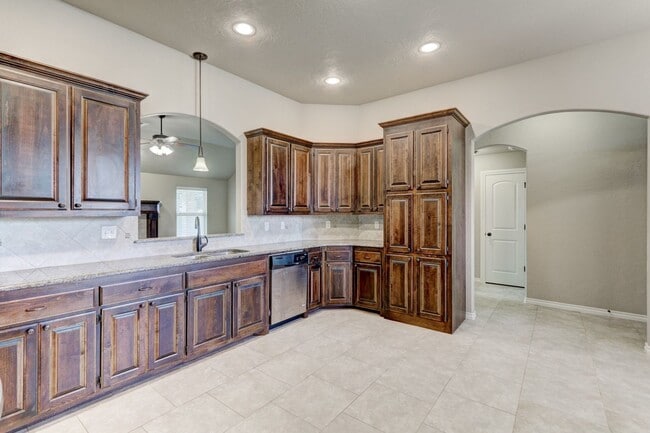 Building Photo - 308 Stoneridge Dr