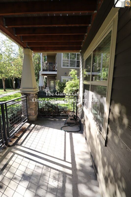 Building Photo - 765 NE Adwick Dr