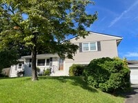 Building Photo - 7206 Bayside Ct