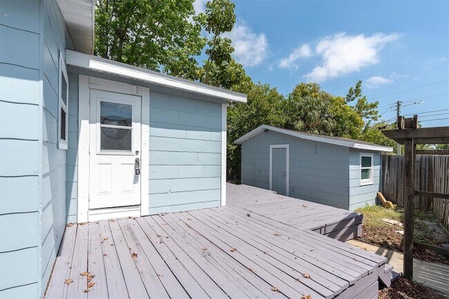 Building Photo - 1101 28th St N