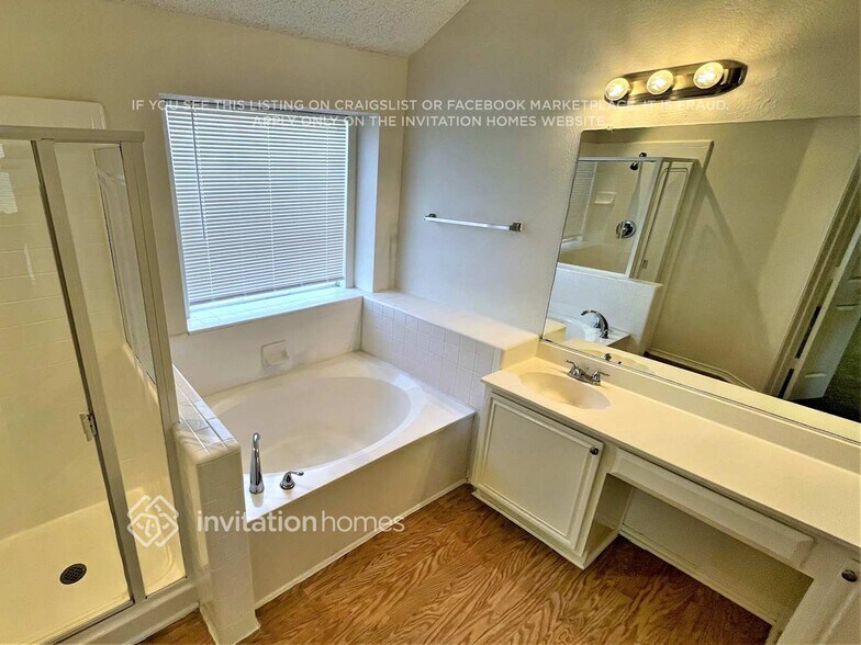 Building Photo - 837 Twin Creek Dr