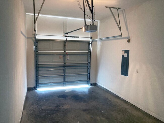 Building Photo - Spacious 3-Bedroom Condo with Pond Views &...