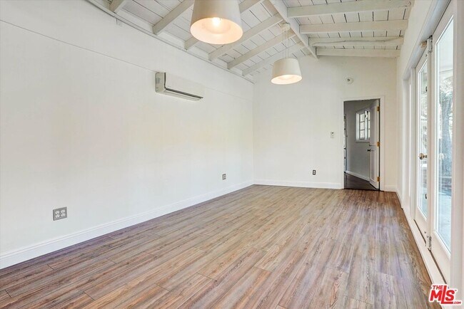 Building Photo - 2200 Outpost Dr