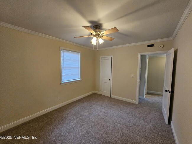 Building Photo - 825 McDuff Ave S