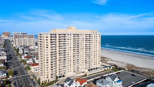 Building Photo - 5000 Boardwalk