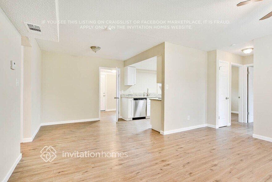 Building Photo - 4033 Castlegate Dr