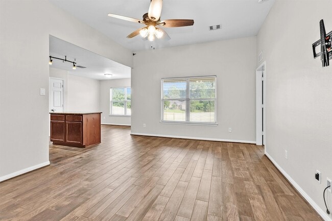Building Photo - 30822 W Lost Creek Blvd