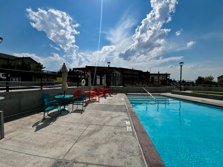 Building Photo - 16061 Bolling Dr