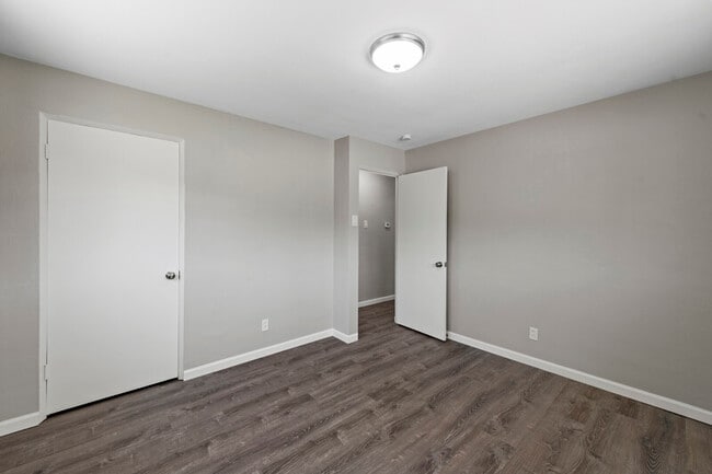 Building Photo - 3892-98 Brittany Circle - 3894