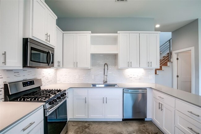 Building Photo - 6303 Santos St