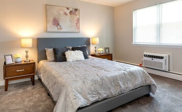 Master Bedroom - Oak Hollow Apartments