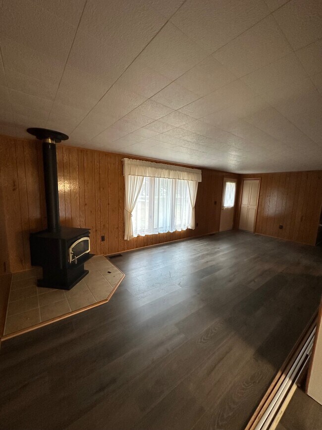 Building Photo - 5824 141st Ave