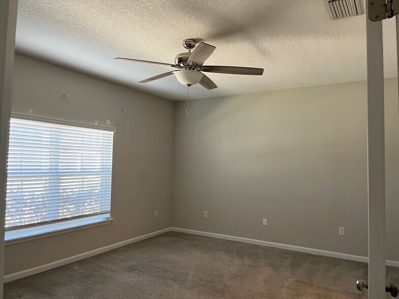 Building Photo - 177 Clarys Run