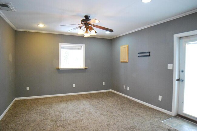 Building Photo - 655 36th St NE