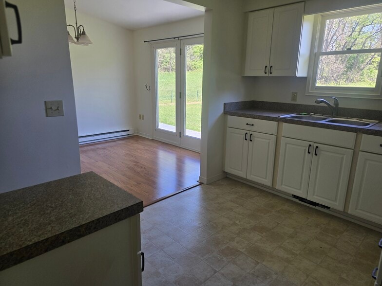 Building Photo - 1010 Otto Dr