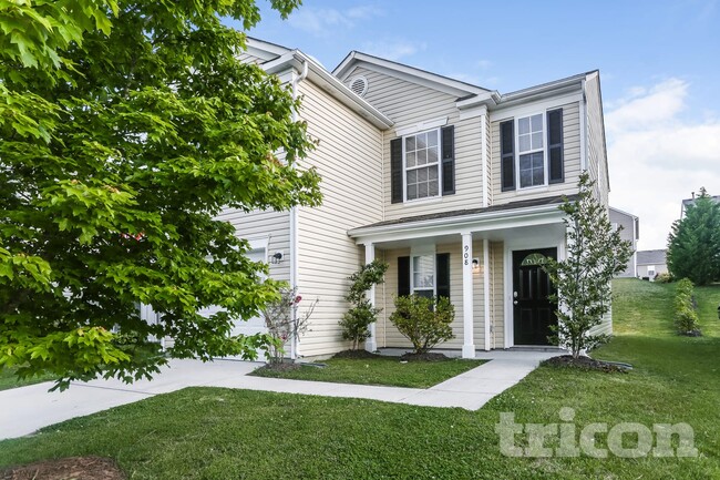 Building Photo - 908 Littleton Dr