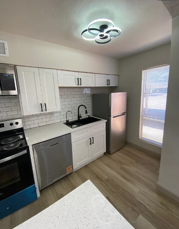 Building Photo - 4518 Amesbury Dr