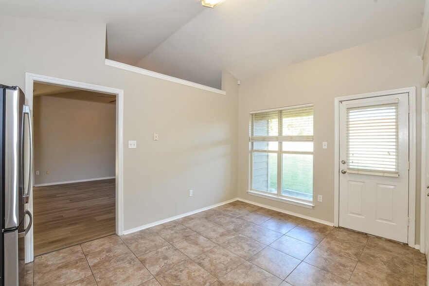 Building Photo - 9176 Preakness Dr