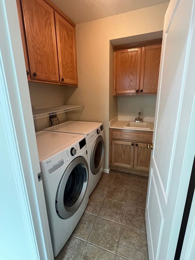 Building Photo - Updated 4 Bedroom 3 Bathroom Single Family...