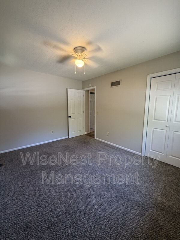 Building Photo - 1820 E Cherokee Ln