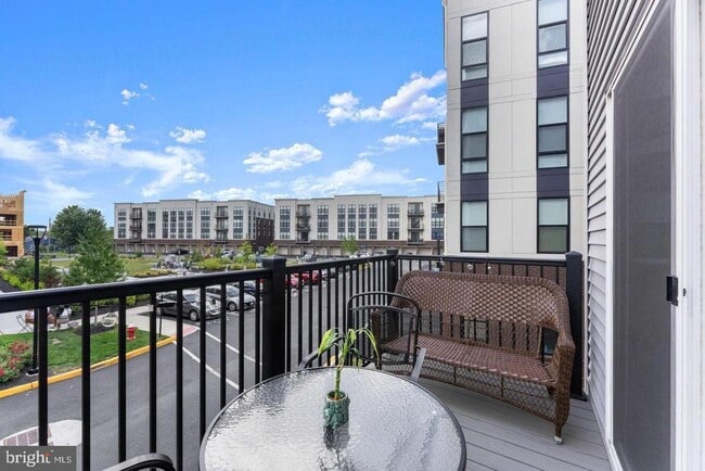 Building Photo - 43785 Transit Sq