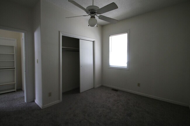 Building Photo - 556 Flint St