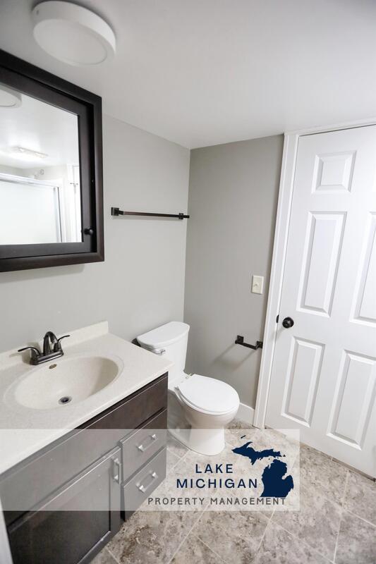 Building Photo - 1687 32nd Ave