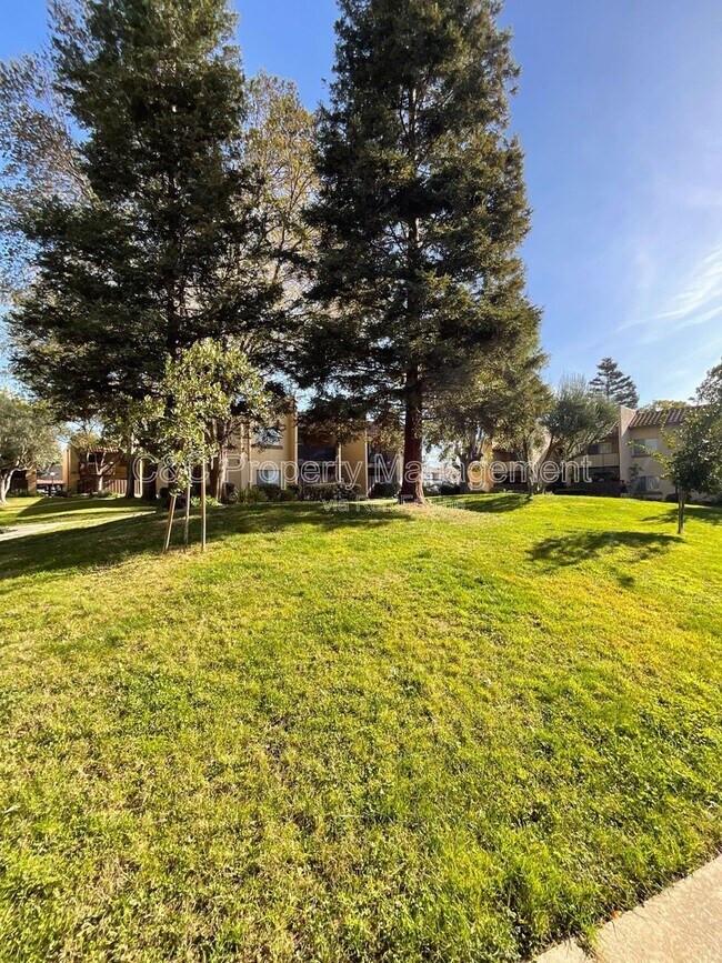 Building Photo - 247 N Capitol Ave