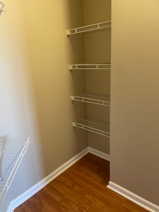 Building Photo - 1750 N Marywood Ave