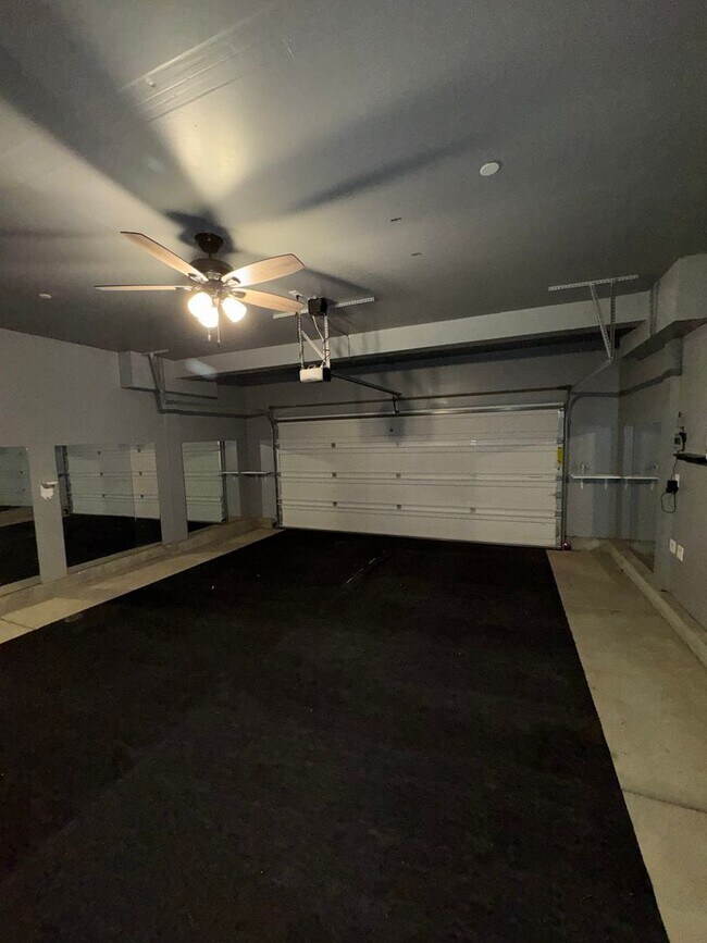 Building Photo - A Great House to Call Home!