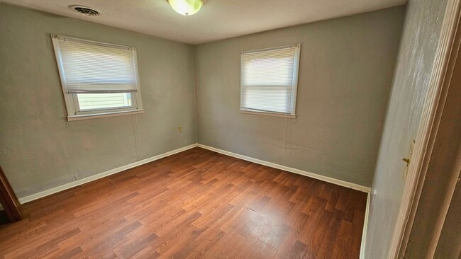 Building Photo - Welcome to this charming 2-bedroom home in Mansfield, OH.