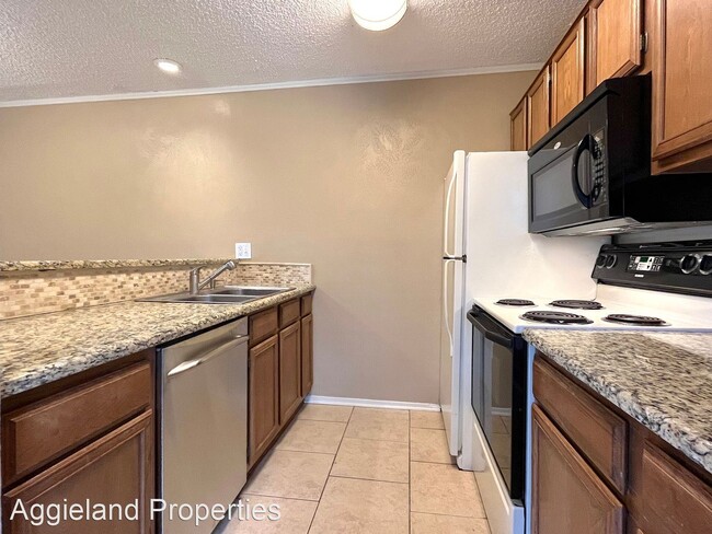Building Photo - 1 br, 1 bath House - 1901 Holleman Drive W...