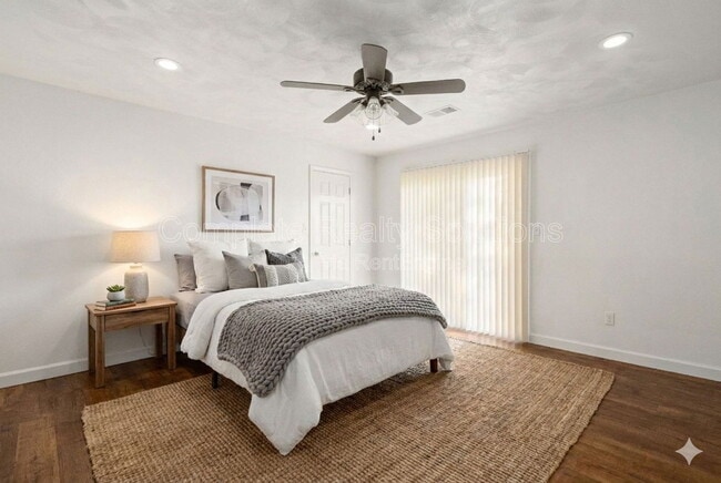 Building Photo - 716 Plankway Dr