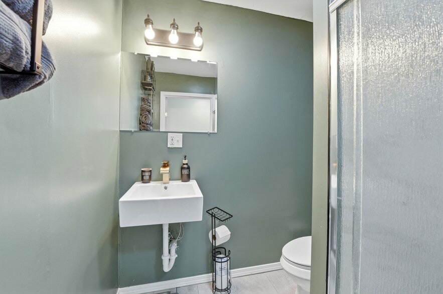 Building Photo - 4246 Nebraska Ave