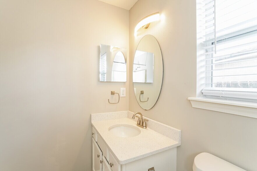 Building Photo - 2638 Fernleaf Dr